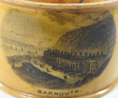 Lot 464 - A collection of Mauchline ware