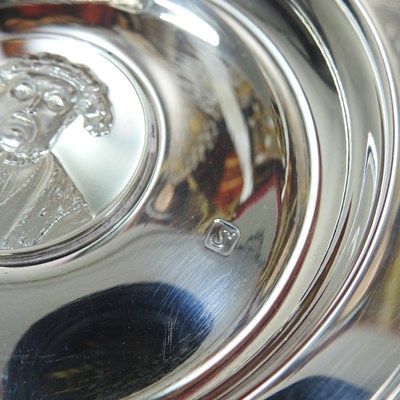 Lot 9 - A modern limited edition silver King Henry...