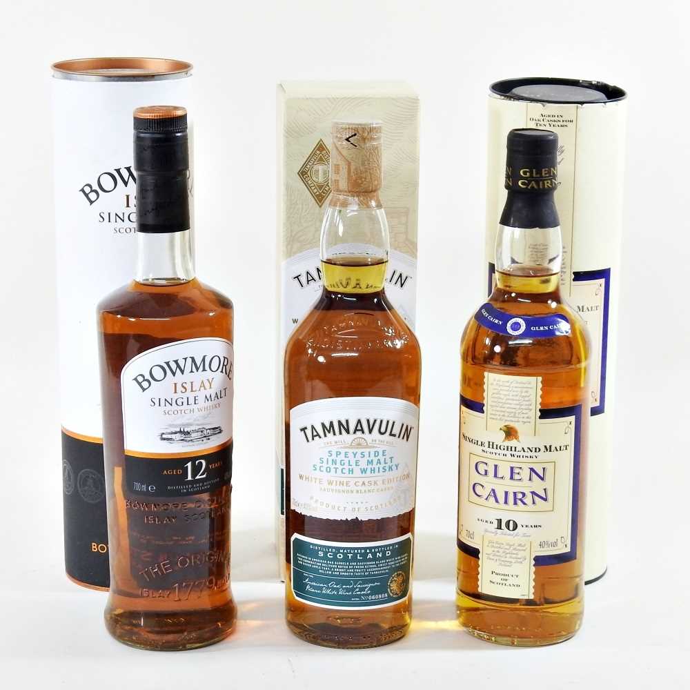 Lot 457 - A bottle of Bowmore Islay single malt whisky,...