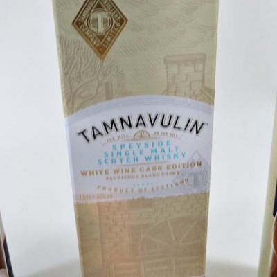 Lot 457 - A bottle of Bowmore Islay single malt whisky,...