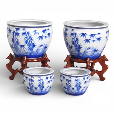 Lot 595 - A pair of Chinese porcelain blue and white...