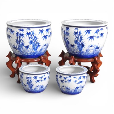 Lot 267 - A pair of Chinese porcelain blue and white...
