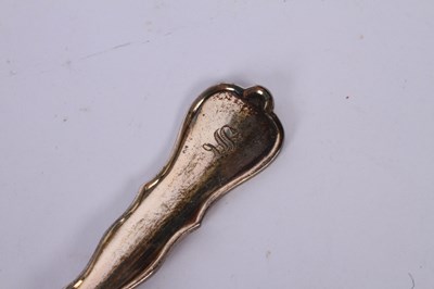 Lot 58 - A set of six George V silver spoons, London...