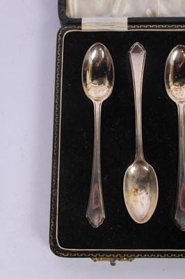 Lot 69 - A set of six silver teaspoons, Sheffield 1953,...