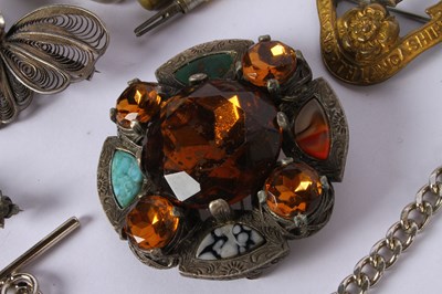Lot 41 - A collection of silver and white metal...