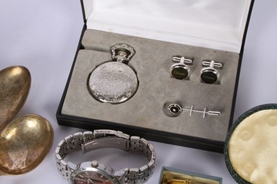 Lot 41 - A collection of silver and white metal...