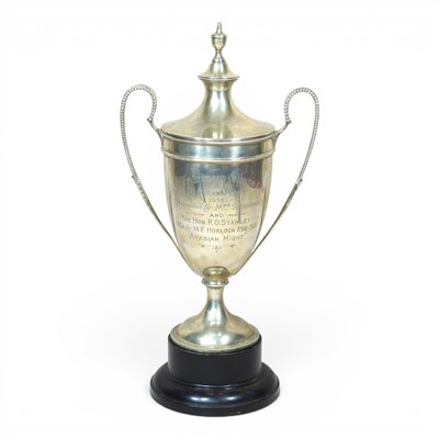 Lot 143 - An Edwardian silver trophy cup, of twin...