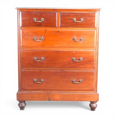 Lot 532 - A Victorian chest of drawers, containing two...