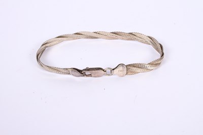 Lot 73 - A collection of silver and white metal jewelry...
