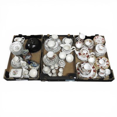 Lot 554 - An Indian Tree pattern part dinner service,...