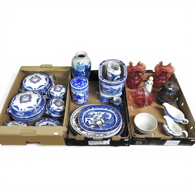 Lot 531 - A collection of Staffordshire blue and white...