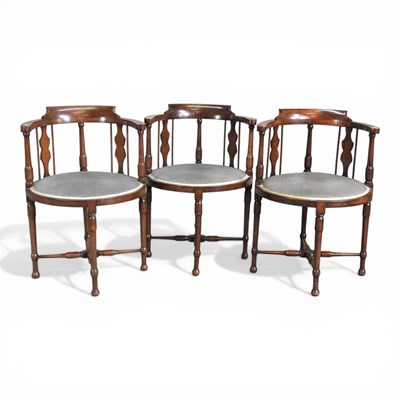 Lot 496 - A set of three matching Edwardian tub shaped...