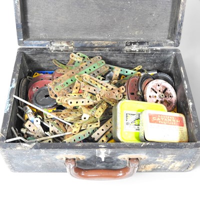 Lot 536 - A collection of Meccano