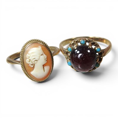 Lot 195 - A large 9 carat gold garnet cabochon and...