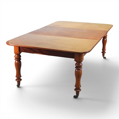 Lot 516 - An early 20th century mahogany extending table,...