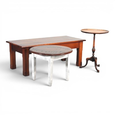 Lot 561 - A modern rectangular coffee table, 122cm wide,...