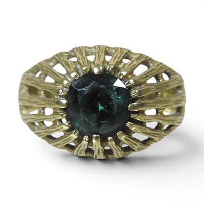 Lot 307 - A 14 carat gold tourmaline signet ring, of...