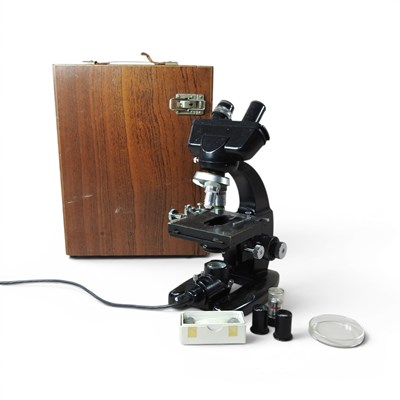 Lot 499 - A mid 20th century electric student's...