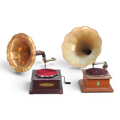 Lot 590 - A vintage walnut cased wind-up gramophone,...
