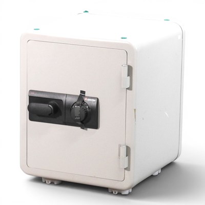 Lot 639 - A modern Sentry metal safe