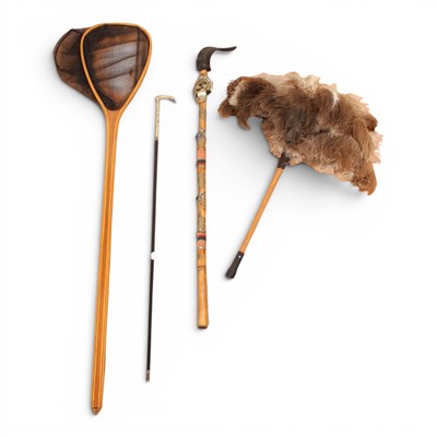 Lot 726 - A mixed lot including a landing net, riding...