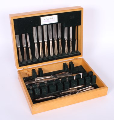 Lot 23 - A matched set of Goldsmiths and Garrards white...
