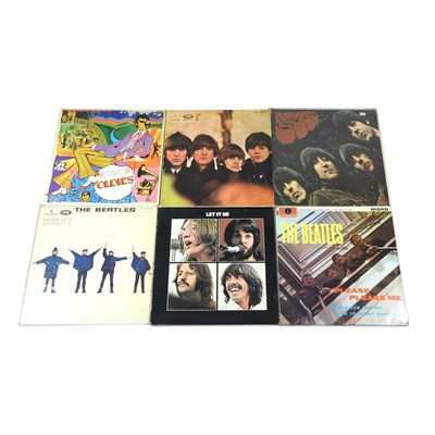 Lot 432 - A collection of Beatles vinyl records, to...