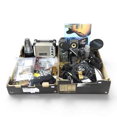 Lot 450 - A Sub Zero Mini guitar amplifier, 22cm wide,...