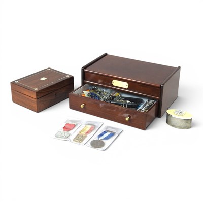Lot 347 - A box of costume jewellery, to include chains,...